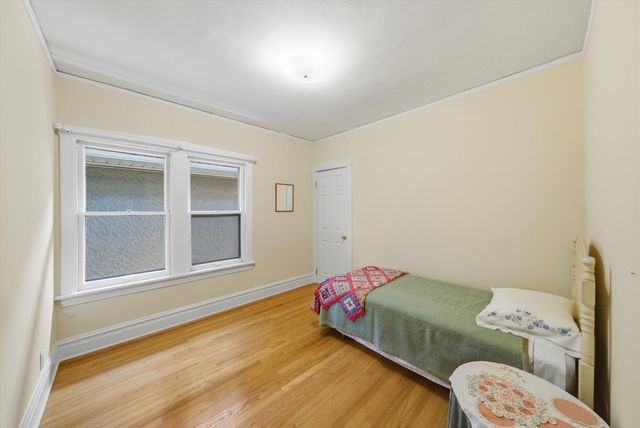 704 Clarence Avenue, Oak Park, IL 60304