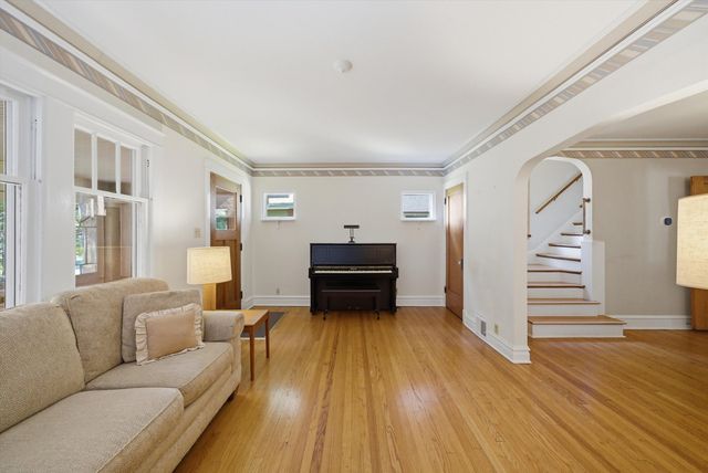 704 Clarence Avenue, Oak Park, IL 60304