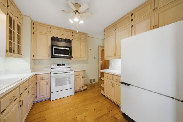704 Clarence Avenue, Oak Park, IL 60304