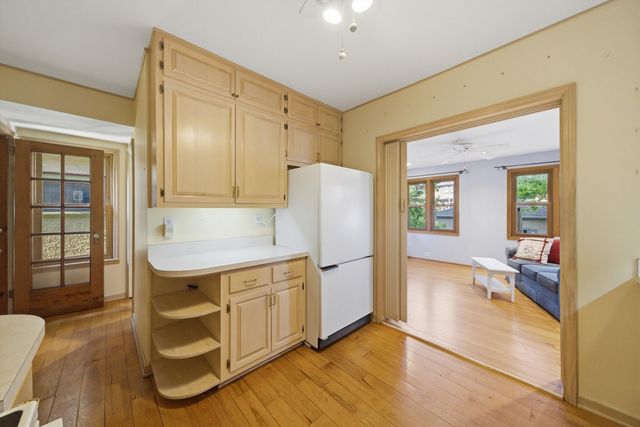 704 Clarence Avenue, Oak Park, IL 60304