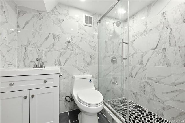 415 Leonard Boulevard, New Hyde Park, NY 11040