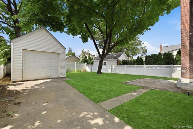 415 Leonard Boulevard, New Hyde Park, NY 11040