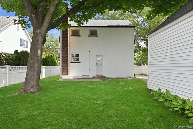 415 Leonard Boulevard, New Hyde Park, NY 11040