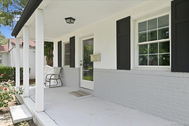415 Leonard Boulevard, New Hyde Park, NY 11040