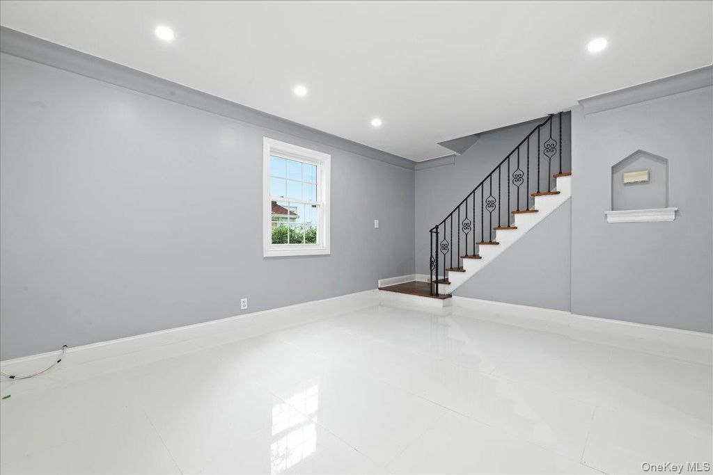 415 Leonard Boulevard, New Hyde Park, NY 11040 — photo 5