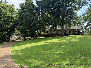 1010 Hearthside Ct, S, Hendersonville, TN 37075