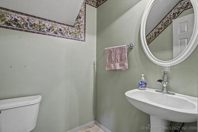 1601 E Holly Avenue, Sand Springs, OK 74063