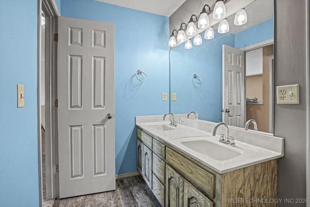 1601 E Holly Avenue, Sand Springs, OK 74063