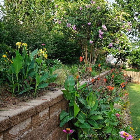 1601 E Holly Avenue, Sand Springs, OK 74063