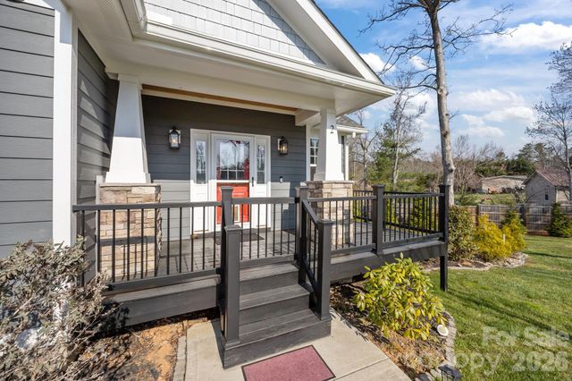 2 Wood Path Lane, Arden, NC 28704