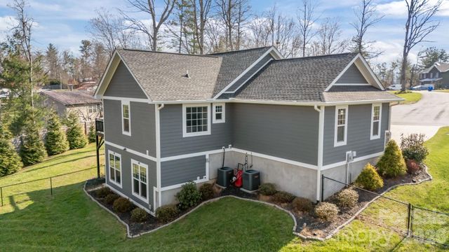 2 Wood Path Lane, Arden, NC 28704