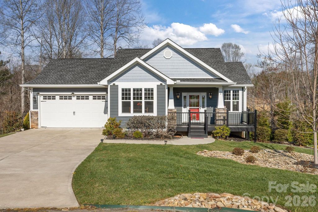 2 Wood Path Lane, Arden, NC 28704