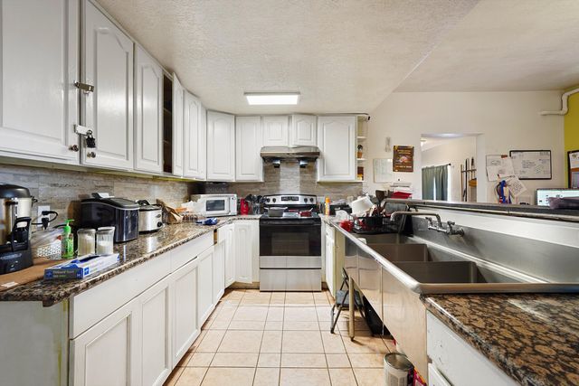 3130 Vista Grande Drive NW, Albuquerque, NM 87120