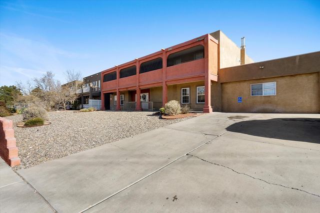 3130 Vista Grande Drive NW, Albuquerque, NM 87120