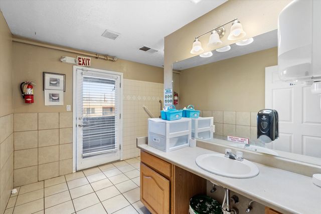 3130 Vista Grande Drive NW, Albuquerque, NM 87120