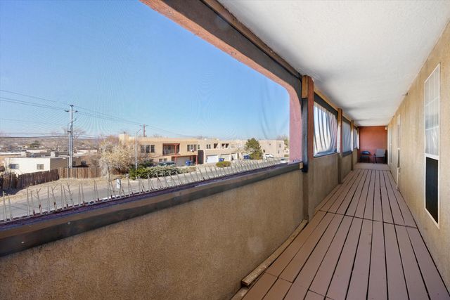 3130 Vista Grande Drive NW, Albuquerque, NM 87120