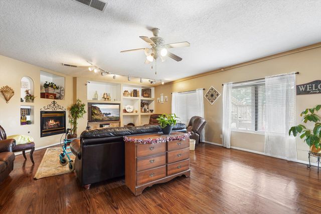 3130 Vista Grande Drive NW, Albuquerque, NM 87120