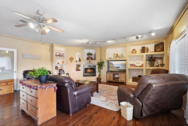 3130 Vista Grande Drive NW, Albuquerque, NM 87120