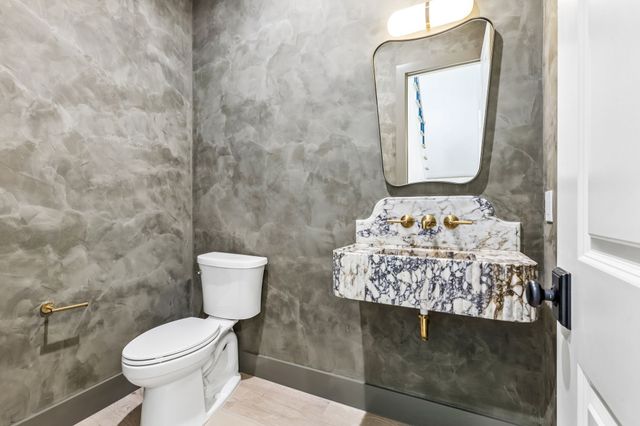 6402 Westlake Avenue, Dallas, TX 75214