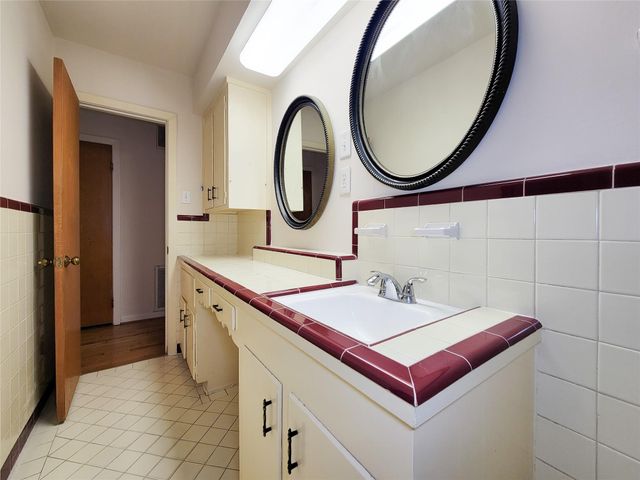 5442 Kinglet Street, Houston, TX 77096