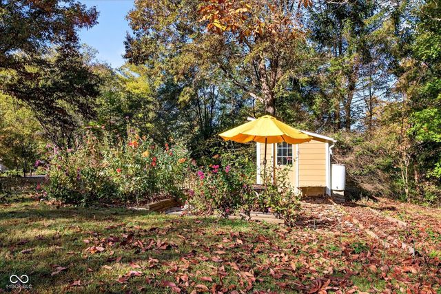 9245 E Woodview Drive, Bloomington, IN 47401