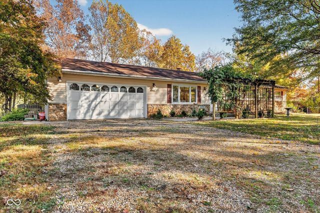 9245 E Woodview Drive, Bloomington, IN 47401