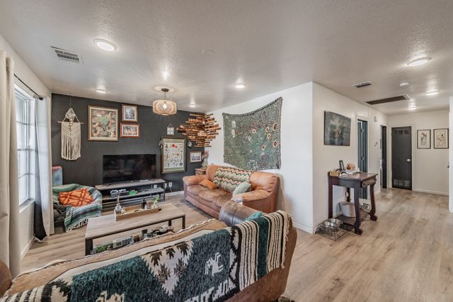 3305 Swan Street, Haltom City, TX 76117