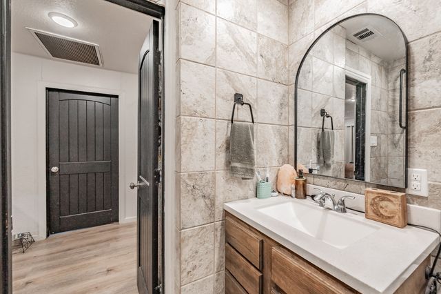 3305 Swan Street, Haltom City, TX 76117