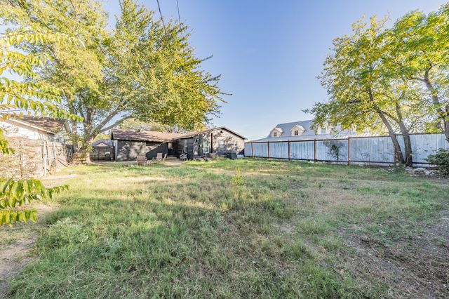 3305 Swan Street, Haltom City, TX 76117
