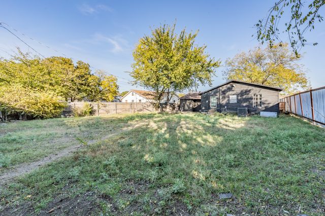 3305 Swan Street, Haltom City, TX 76117