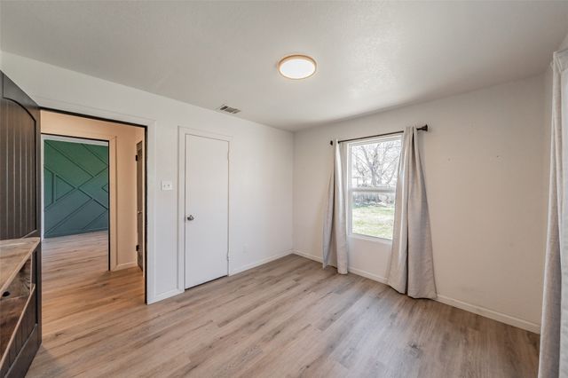 3305 Swan Street, Haltom City, TX 76117