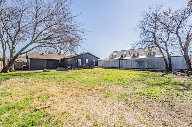 3305 Swan Street, Haltom City, TX 76117