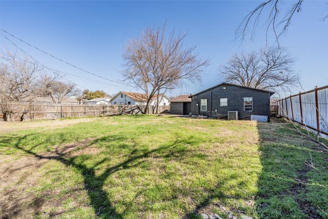 3305 Swan Street, Haltom City, TX 76117