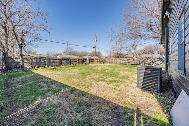 3305 Swan Street, Haltom City, TX 76117