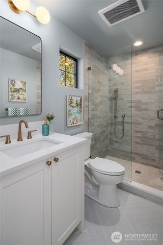 12416 NE 72nd Street, Kirkland, WA 98033