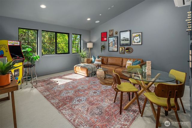 12416 NE 72nd Street, Kirkland, WA 98033