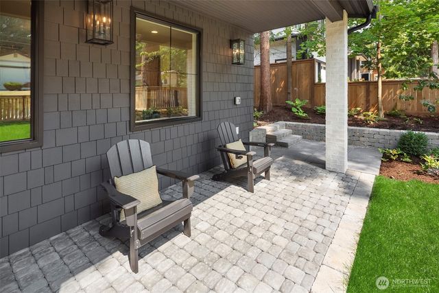 12416 NE 72nd Street, Kirkland, WA 98033