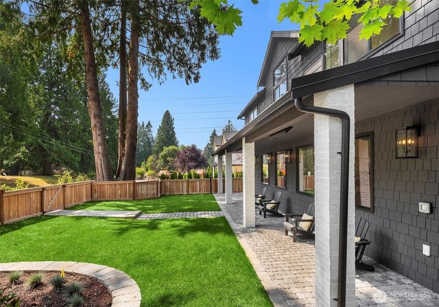12416 NE 72nd Street, Kirkland, WA 98033