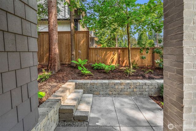 12416 NE 72nd Street, Kirkland, WA 98033
