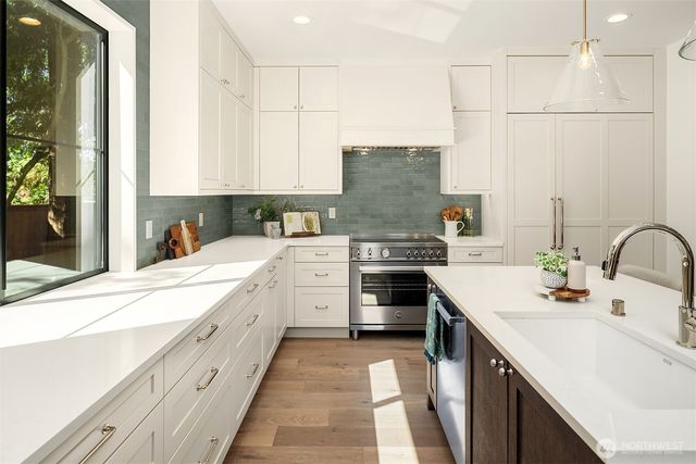 12416 NE 72nd Street, Kirkland, WA 98033