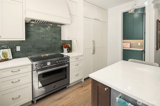 12416 NE 72nd Street, Kirkland, WA 98033