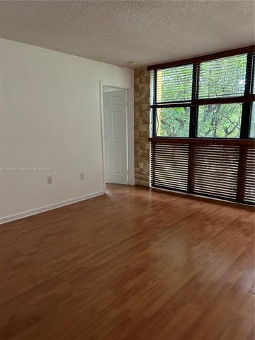 11750 SW 18th St 421-1, Miami, FL 33175