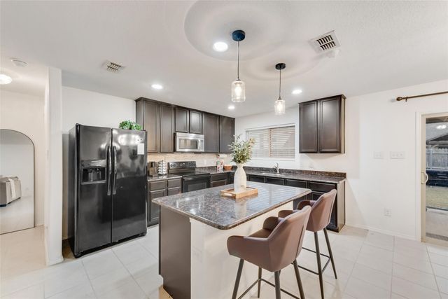 2120 Blakehill Drive, Forney, TX 75126