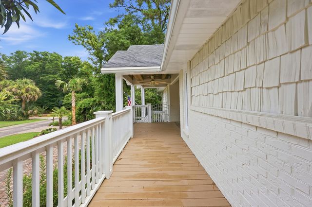 366 Lakeshore Dr., Pawleys Island, SC 29585