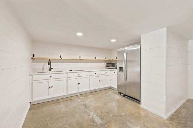 366 Lakeshore Dr., Pawleys Island, SC 29585