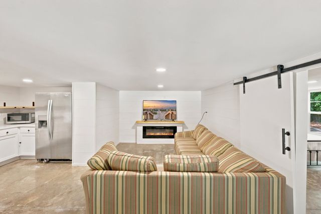 366 Lakeshore Dr., Pawleys Island, SC 29585