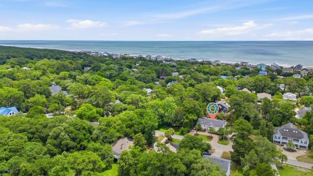366 Lakeshore Dr., Pawleys Island, SC 29585