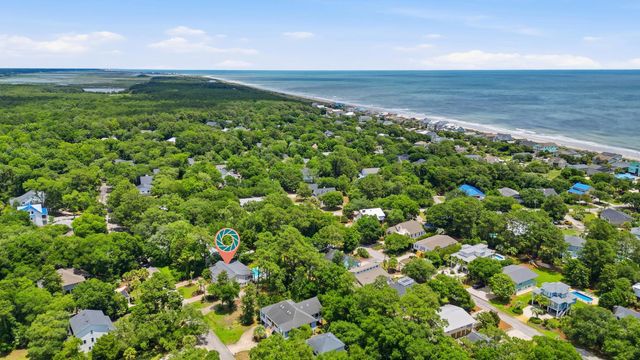 366 Lakeshore Dr., Pawleys Island, SC 29585
