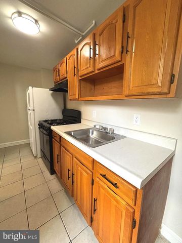 923 EDGEMORE RD, Philadelphia, PA 19151