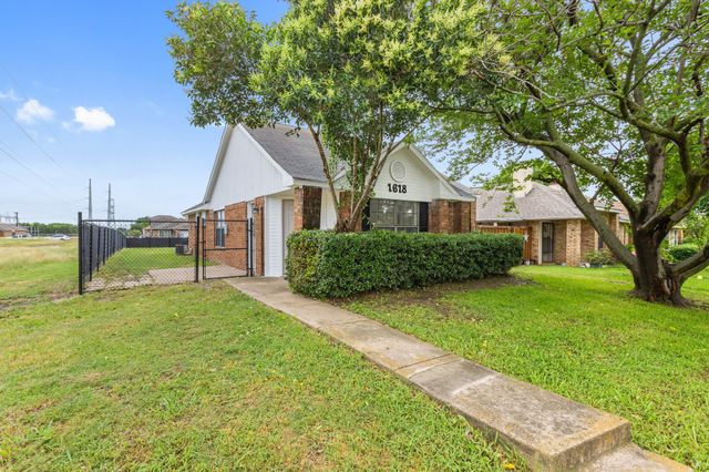 1618 Windmill Lane, Mesquite, TX 75149